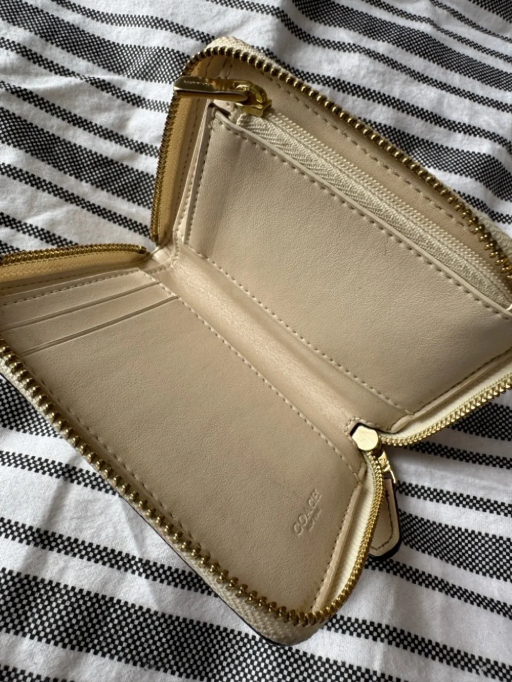 Coach Signature Small Zip Around Wallet - Picture 5 of 7